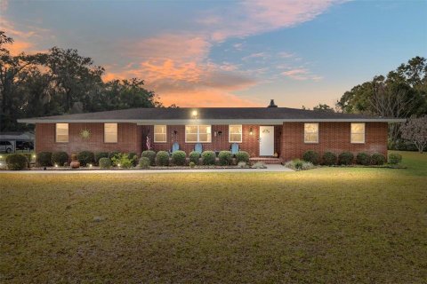 House in Anthony, Florida 3 bedrooms, 206.34 sq.m. № 1634463 - photo 1