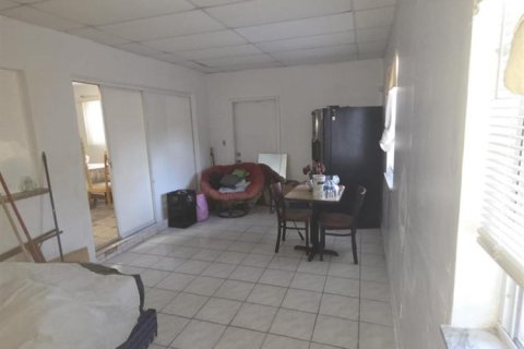 House in Lauderhill, Florida 3 bedrooms, 188.59 sq.m. № 2086499 - photo 9