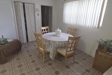 House in Lauderhill, Florida 3 bedrooms, 188.59 sq.m. № 2086499 - photo 10