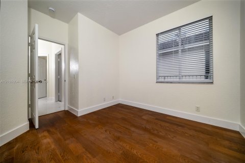 House in Weston, Florida 3 bedrooms, 144.83 sq.m. № 2420969 - photo 22