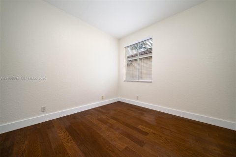 House in Weston, Florida 3 bedrooms, 144.83 sq.m. № 2420969 - photo 17