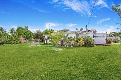 Купить виллу или дом в Лихай-Эйкерс, Флорида 8 комнат, 77.29м2, № 1913278 - фото 11