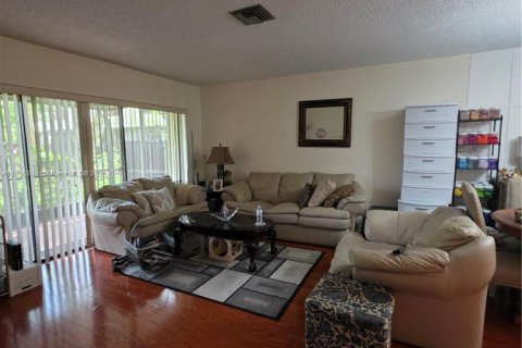 Touwnhouse à vendre à Coconut Creek, Floride: 2 chambres, 123.75 m2 № 1878873 - photo 15