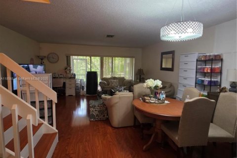 Touwnhouse à vendre à Coconut Creek, Floride: 2 chambres, 123.75 m2 № 1878873 - photo 13