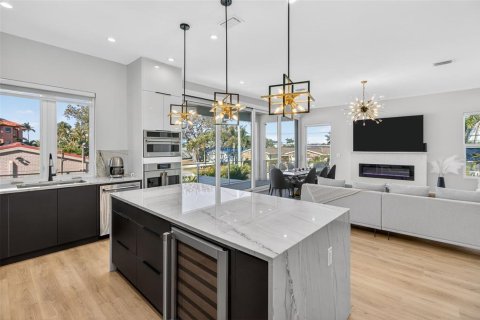 Villa ou maison à vendre à Saint Petersburg, Floride: 4 chambres, 265.24 m2 № 2113450 - photo 8