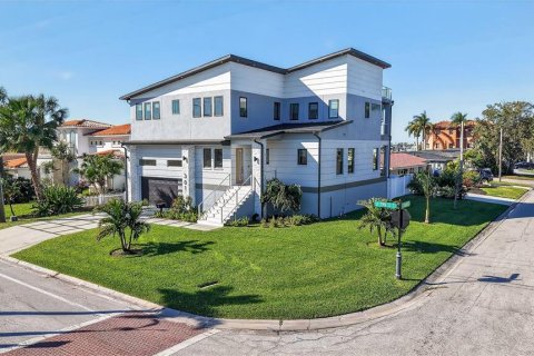 Villa ou maison à vendre à Saint Petersburg, Floride: 4 chambres, 265.24 m2 № 2113450 - photo 2