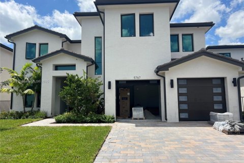 Villa ou maison à vendre à Hollywood, Floride: 6 chambres, 442.59 m2 № 1862514 - photo 17