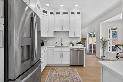 Villa ou maison à vendre à Tampa, Floride: 3 chambres, 209.03 m2 № 2149783 - photo 8