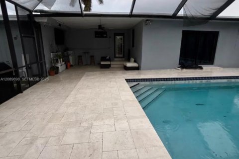 Villa ou maison à vendre à North Miami Beach, Floride: 3 chambres, 100.61 m2 № 2370348 - photo 14