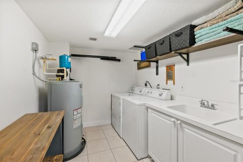 Copropriété à vendre à Daytona Beach Shores, Floride: 3 chambres, 205.78 m2 № 1842345 - photo 13