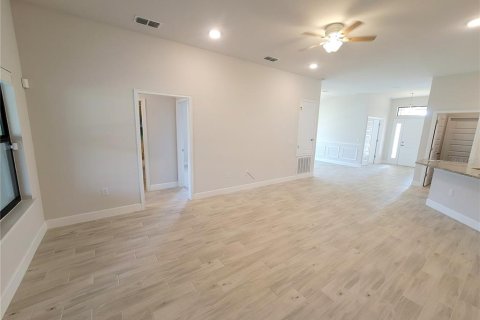 Villa ou maison à louer à Auburndale, Floride: 4 chambres, 169.08 m2 № 2419867 - photo 24