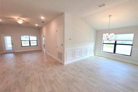 Villa ou maison à louer à Auburndale, Floride: 4 chambres, 169.08 m2 № 2419867 - photo 5