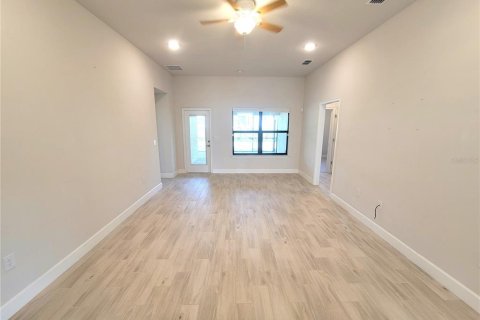 Villa ou maison à louer à Auburndale, Floride: 4 chambres, 169.08 m2 № 2419867 - photo 22