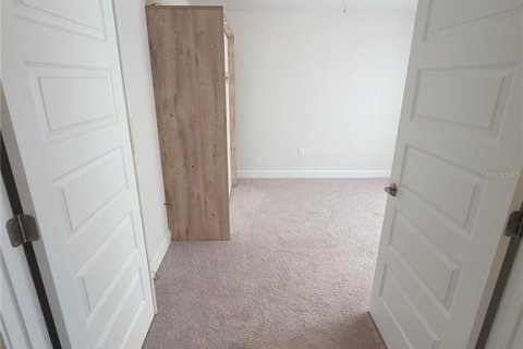 Villa ou maison à louer à Auburndale, Floride: 4 chambres, 169.08 m2 № 2419867 - photo 2