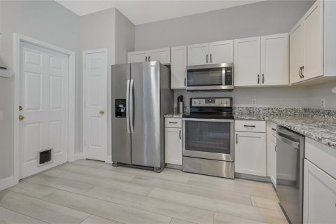 Touwnhouse à vendre à Saint Petersburg, Floride: 2 chambres, 117.99 m2 № 2430757 - photo 5
