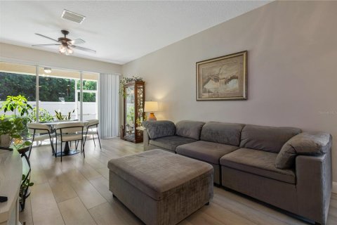 Touwnhouse à vendre à Saint Petersburg, Floride: 2 chambres, 117.99 m2 № 2430757 - photo 13