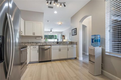 Touwnhouse à vendre à Saint Petersburg, Floride: 2 chambres, 117.99 m2 № 2430757 - photo 7
