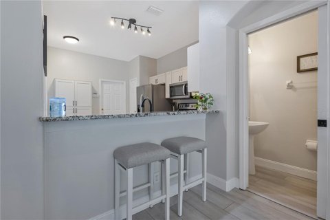 Touwnhouse à vendre à Saint Petersburg, Floride: 2 chambres, 117.99 m2 № 2430757 - photo 9