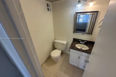 Снять в аренду кондоминиум в Форт-Лодердейл, Флорида 3 спальни, 108.7м2, № 2040685 - фото 13