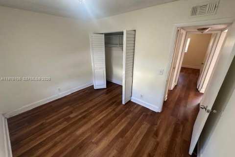 Снять в аренду кондоминиум в Форт-Лодердейл, Флорида 3 спальни, 108.7м2, № 2040685 - фото 9