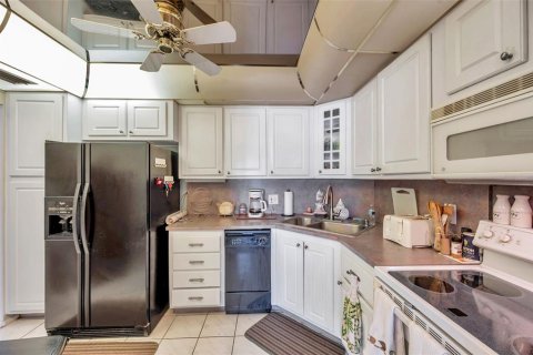 Condo in Seminole, Florida, 1 bedroom  № 1847205 - photo 11