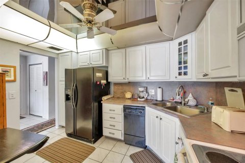Condo in Seminole, Florida, 1 bedroom  № 1847205 - photo 12