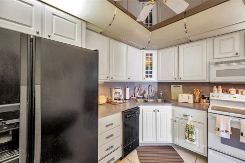 Condo in Seminole, Florida, 1 bedroom  № 1847205 - photo 10