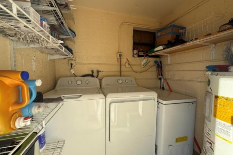 Купить виллу или дом в Форт-Лодердейл, Флорида 4 комнаты, 111.48м2, № 2084080 - фото 29