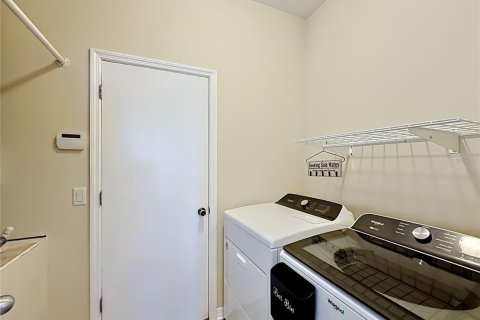 House in Newberry, Florida 4 bedrooms, 172.24 sq.m. № 2150840 - photo 8