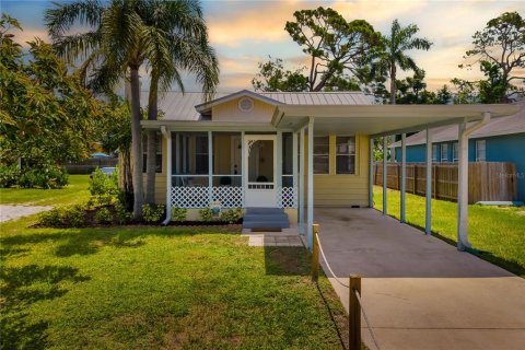House in Bradenton, Florida 2 bedrooms, 85.47 sq.m. № 1827379 - photo 1