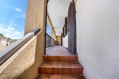 Снять в аренду кондоминиум в Хайалиа, Флорида 3 спальни, 102.19м2, № 2034645 - фото 12