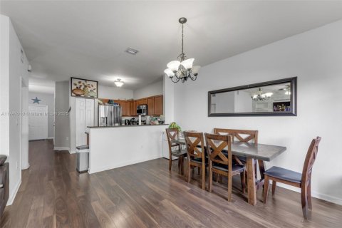 Touwnhouse à vendre à Cutler Bay, Floride: 3 chambres, 162.3 m2 № 1938415 - photo 11