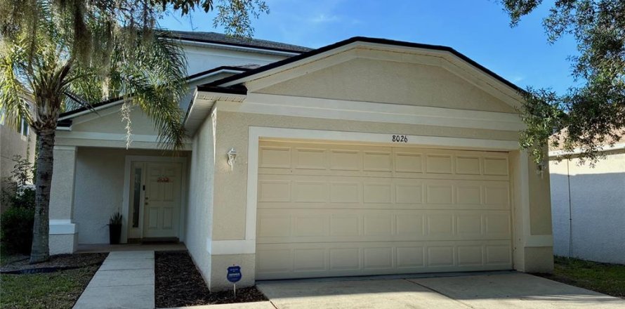 House in Gibsonton, Florida 3 bedrooms, 166.85 sq.m. № 2202342