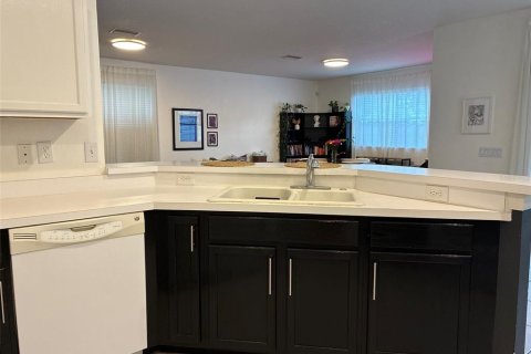 House in Gibsonton, Florida 3 bedrooms, 166.85 sq.m. № 2202342 - photo 23