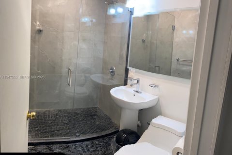 Снять в аренду виллу или дом в Майами, Флорида 3 спальни, 152.92м2, № 2003354 - фото 2