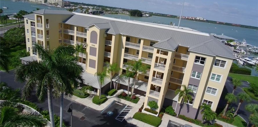 Condo à Madeira Beach, Floride, 2 chambres № 2094564