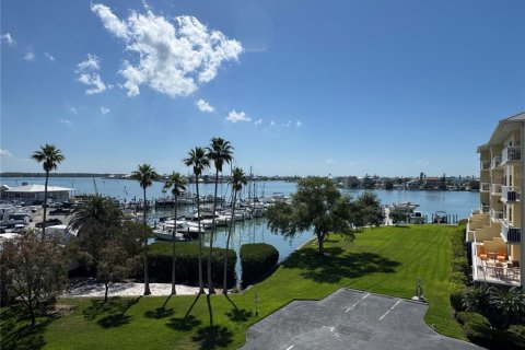 Copropriété à vendre à Madeira Beach, Floride: 2 chambres, 125.42 m2 № 2094564 - photo 24