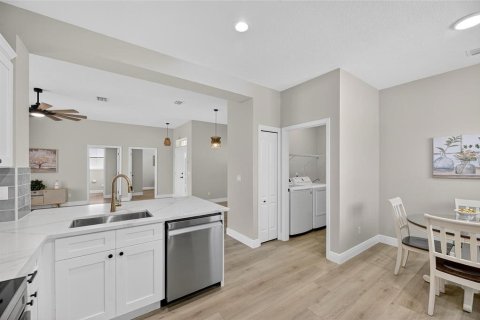 House in Sun City Center, Florida 2 bedrooms, 138.42 sq.m. № 1844431 - photo 18