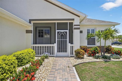 House in Sun City Center, Florida 2 bedrooms, 138.42 sq.m. № 1844431 - photo 4