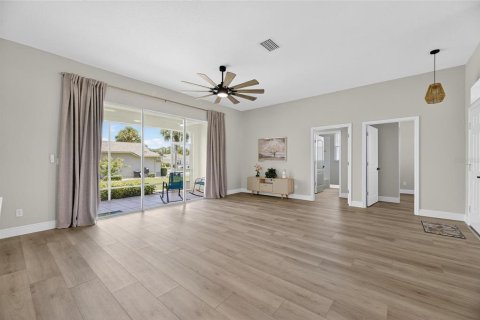 House in Sun City Center, Florida 2 bedrooms, 138.42 sq.m. № 1844431 - photo 10