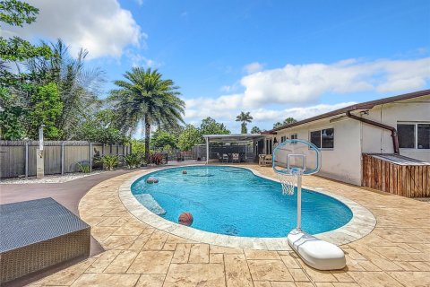 House in Fort Lauderdale, Florida 3 bedrooms, 149.11 sq.m. № 1891252 - photo 17