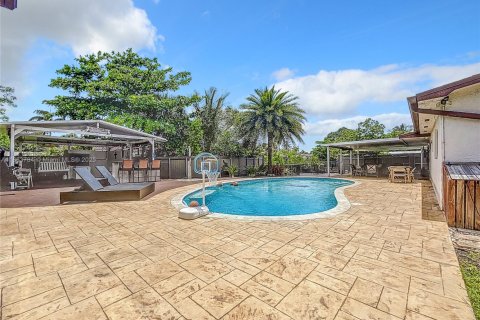 House in Fort Lauderdale, Florida 3 bedrooms, 149.11 sq.m. № 1891252 - photo 18