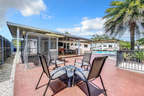 House in Fort Lauderdale, Florida 3 bedrooms, 149.11 sq.m. № 1891252 - photo 19