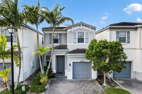 Дом в Тамарак, Флорида 3 спальни, 152.55м2 № 2018694