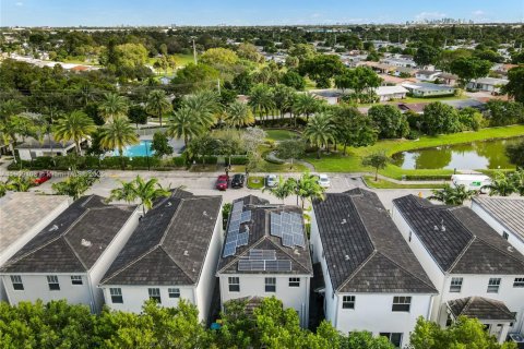 Снять в аренду виллу или дом в Тамарак, Флорида 3 спальни, 152.55м2, № 2018694 - фото 3