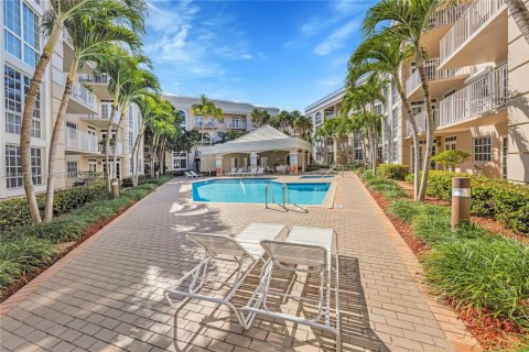 Condo in Coral Gables, Florida, 1 bedroom  № 1702088 - photo 21