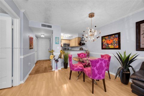 Condo in Coral Gables, Florida, 1 bedroom  № 1702088 - photo 6