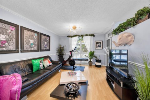 Condo in Coral Gables, Florida, 1 bedroom  № 1702088 - photo 2