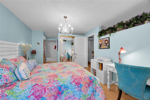 Condo in Coral Gables, Florida, 1 bedroom  № 1702088 - photo 14