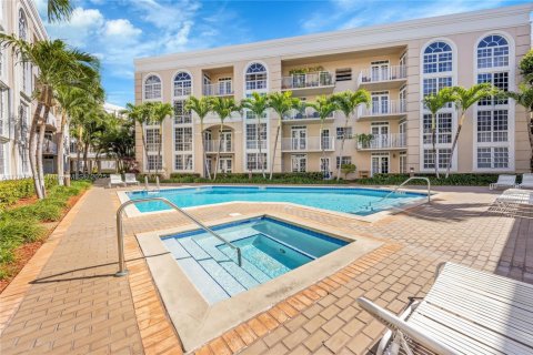 Condo in Coral Gables, Florida, 1 bedroom  № 1702088 - photo 22